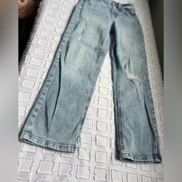 SO Girl’s Jeans-Relaxed Fit/Distressed - Picture 4 of 6